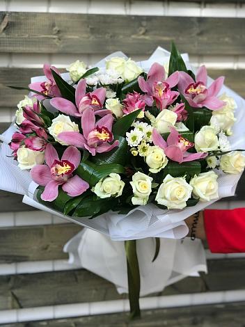 Букет цветов из: Розы и Хризантемы в Североморске