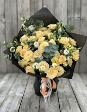 Букет цветов из:  Розы и Лизиантусы в Североморске