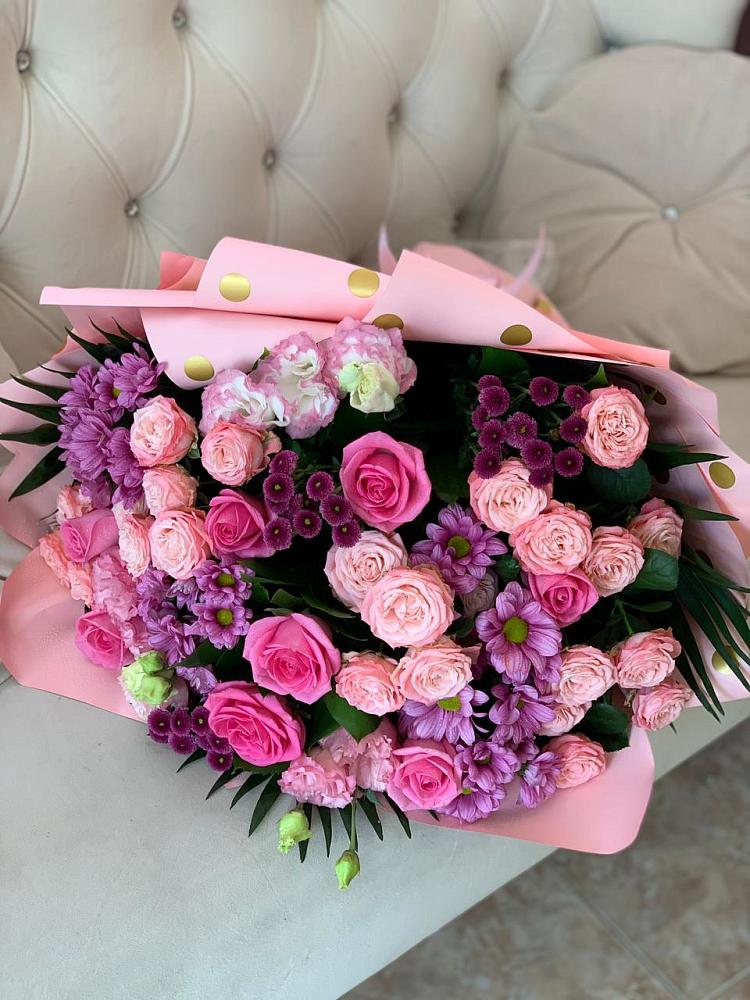 Букет цветов из: Хризантемы, Розы и Лизиантусы в Североморске