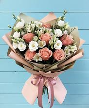Букет цветов из:  Розы, Альстромерии и Лизиантусы в Североморске