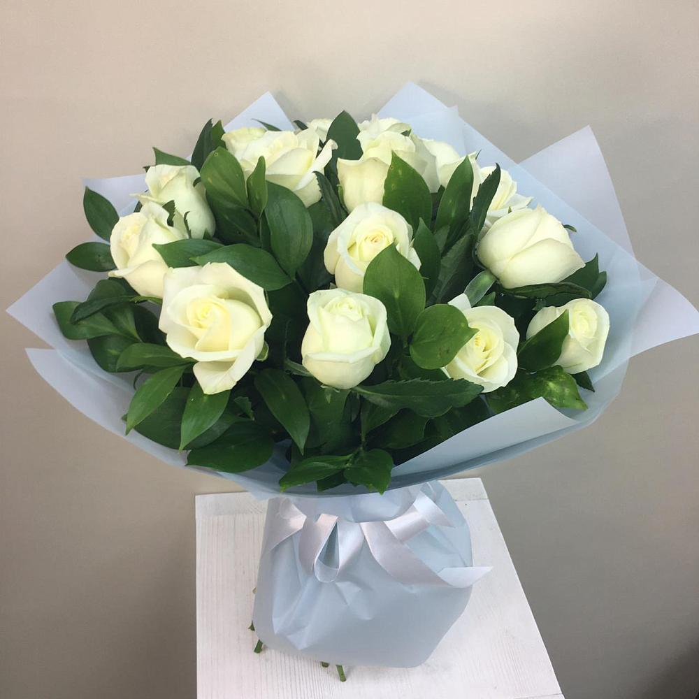 Букет 15 Белых роз Проуд в Североморске