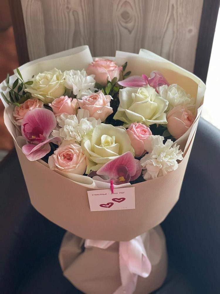 Букет цветов из: Орхидеи, Розы и Гвоздики в Североморске