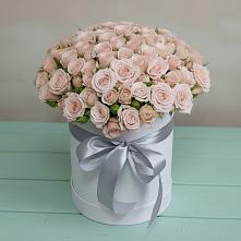 Цветочная композиция из Розы в шляпной коробке в Североморске