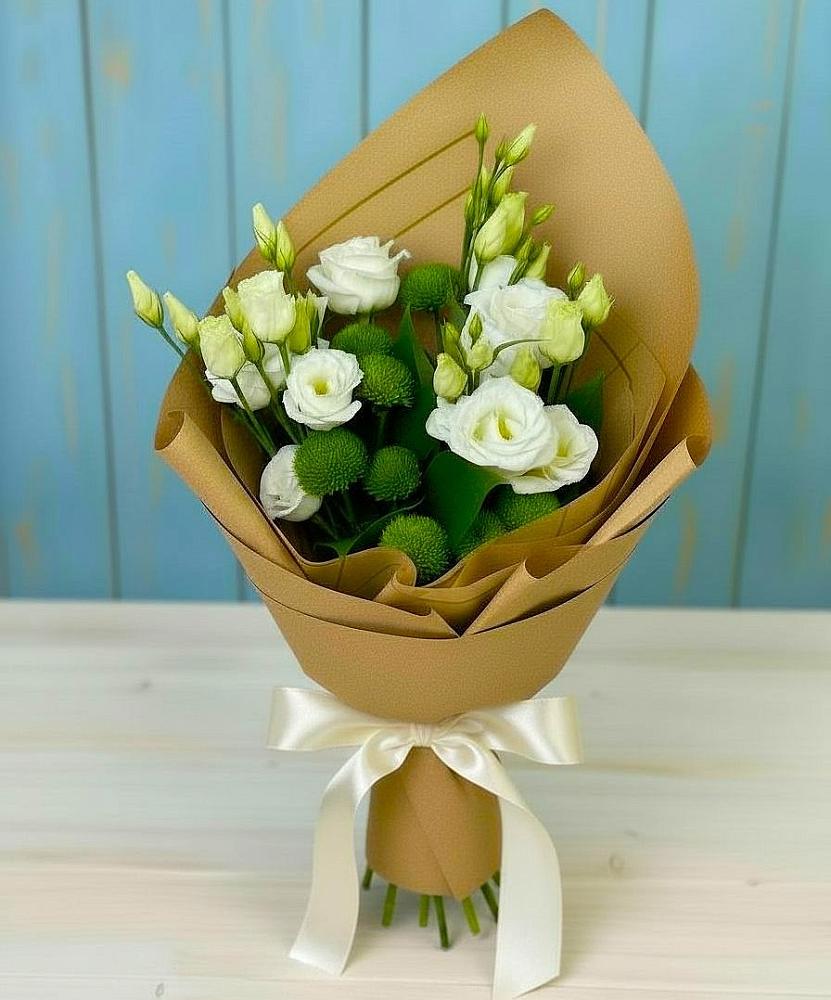 Букет цветов из: Хризантемы и Лизиантусы в Североморске