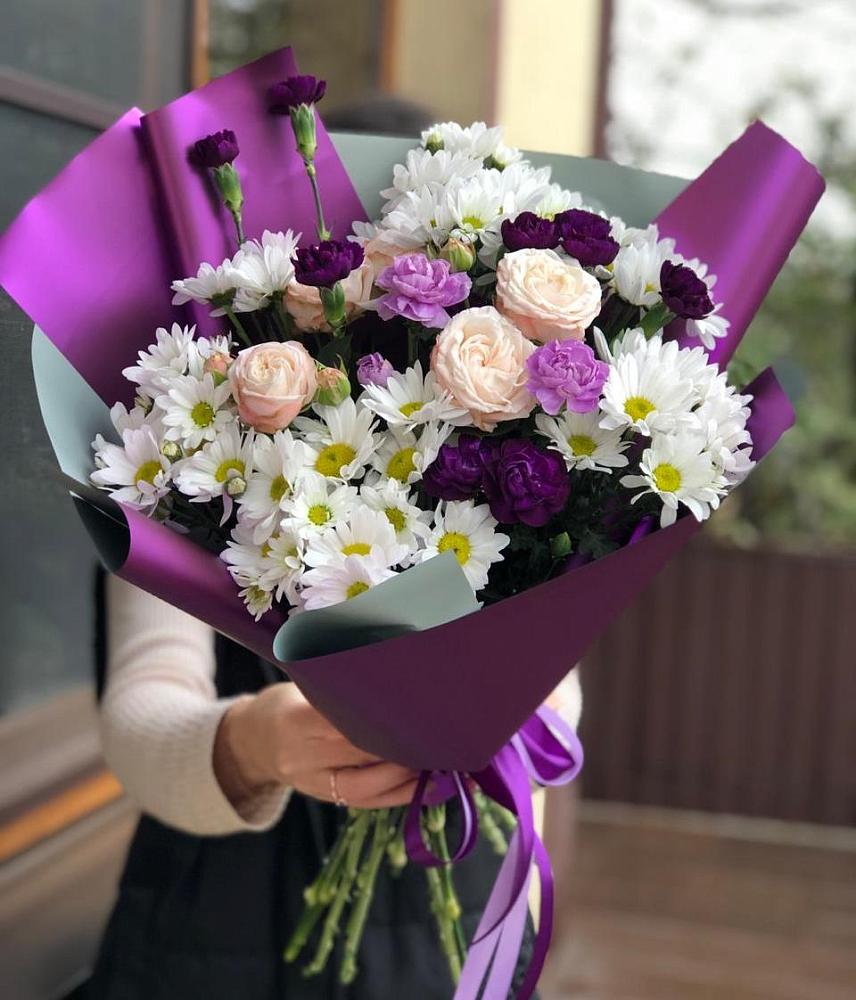 Букет цветов из: Хризантемы, Гвоздики и Розы в Североморске