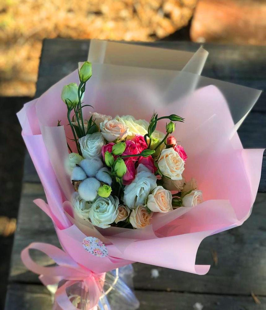 Букет цветов из: Розы и Лизиантусы в Североморске