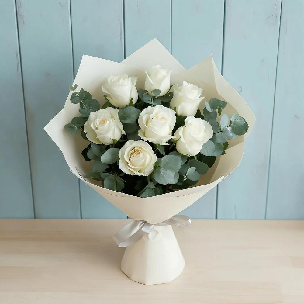 Букет Белые розы в Эвкалипте в Североморске