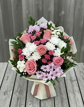 Букет цветов из:  Альстромерии, Гвоздики, Розы и Хризантемы в Североморске