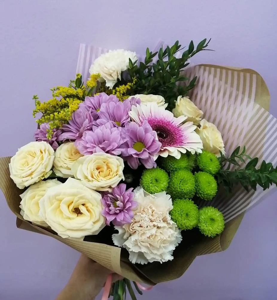 Букет цветов из: Хризантемы, Розы, Гвоздики и Герберы в Североморске