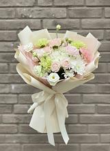 Букет цветов из:  Гвоздики, Розы, Лизиантусы и Хризантемы в Североморске
