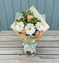 Букет цветов из:  Герберы, Розы и Хризантемы в Североморске