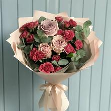 Букет цветов из:  Гвоздики и Розы в Североморске