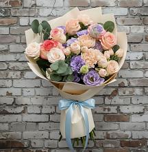 Букет цветов из:  Розы, Лизиантусы и Гвоздики в Североморске